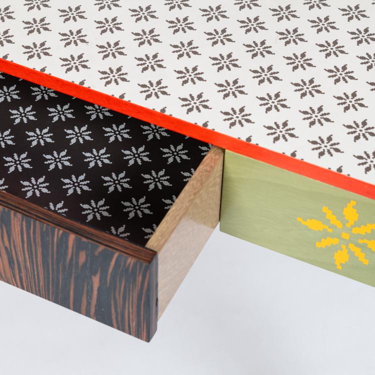 Bild 5 zu Objekt, Tisch 'Tahanea' aus der 'Easy Home' Kollektion, 1995 (Entwurf), Alessandro Mendini, Memphis, Mailand / Milan, 182C 944