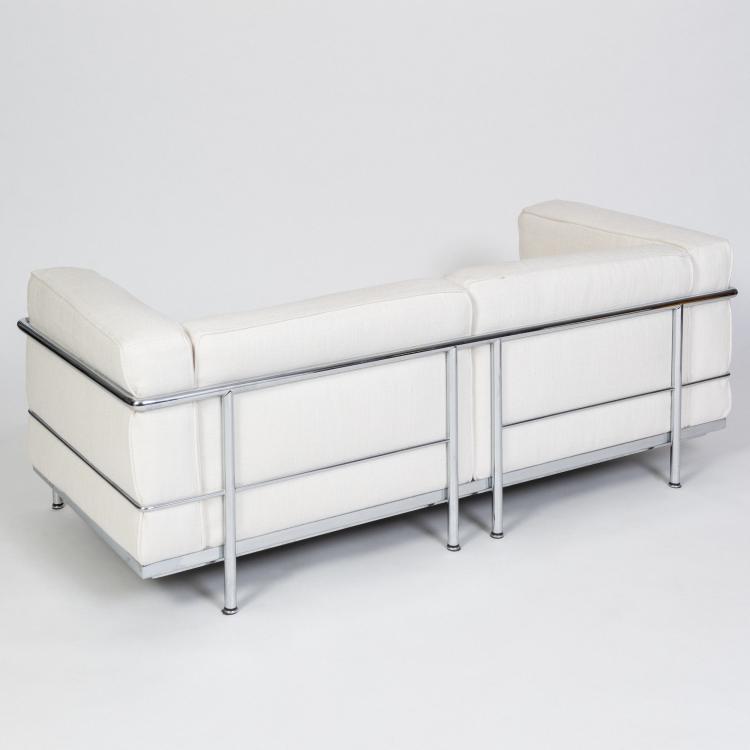 Bild 4 zu Objekt, Two-seater sofa 'LC 2', 1928 (design), Pierre Jeanneret,Charlotte Perriand,Le Corbusier Charles-&Eacute;douard Jeanneret-Gris, Cassina, Mailand / Milan, 182C 746