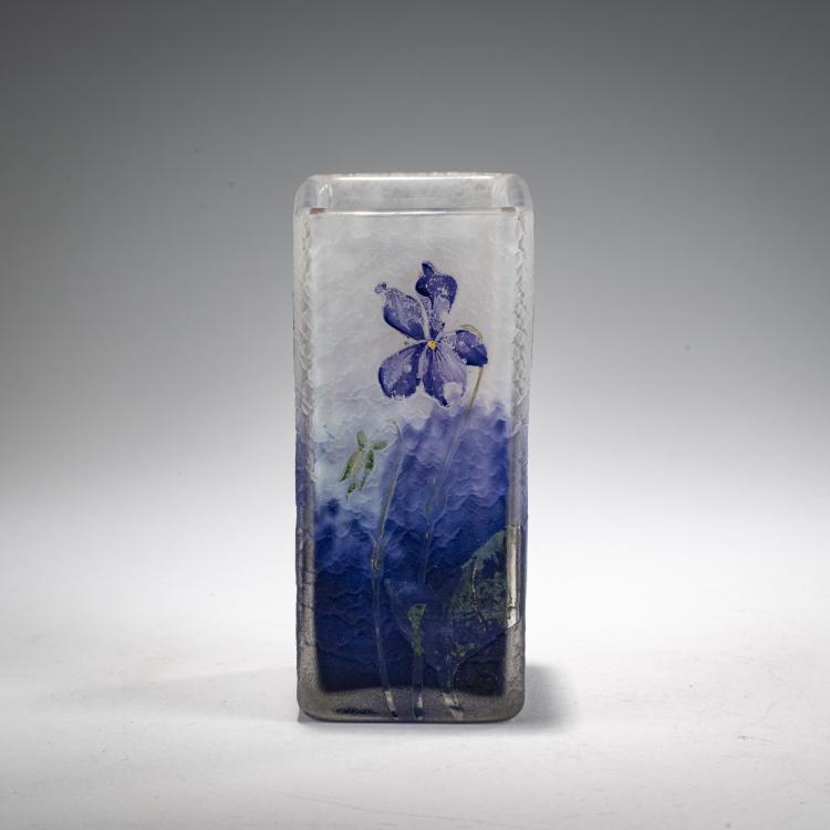 Bild 1 zu Objekt, 'Violettes' Vase, 1905-10, Daum Fr&egrave;res, Nancy, 182A 27