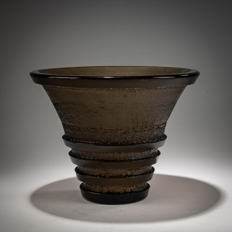 Hauptbild zu Objekt, Funnel vase, c. 1930, Daum Fr&egrave;res, Nancy, 182A 73