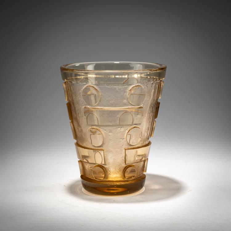 Bild 1 zu Objekt, Funnel vase, c. 1930, Daum Fr&egrave;res, Nancy, 182A 77