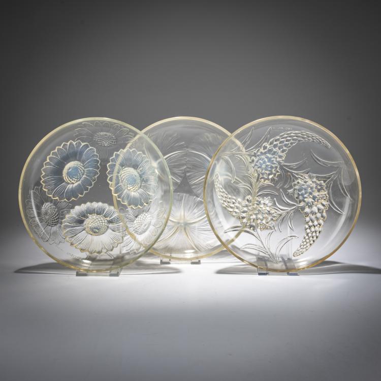 Hauptbild zu Objekt, Drei Schalen, 'Volubilis', 1921, 'Vernon', 1928, 'V&eacute;ronique', 1928, Ren&eacute; Lalique, Lalique, Wingen-sur-Moder, 182A 148