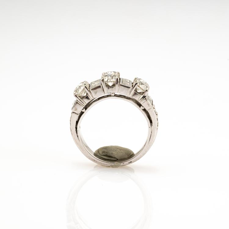 Bild 2 zu Objekt, Allianzring mit Diamanten, 182D 1106
