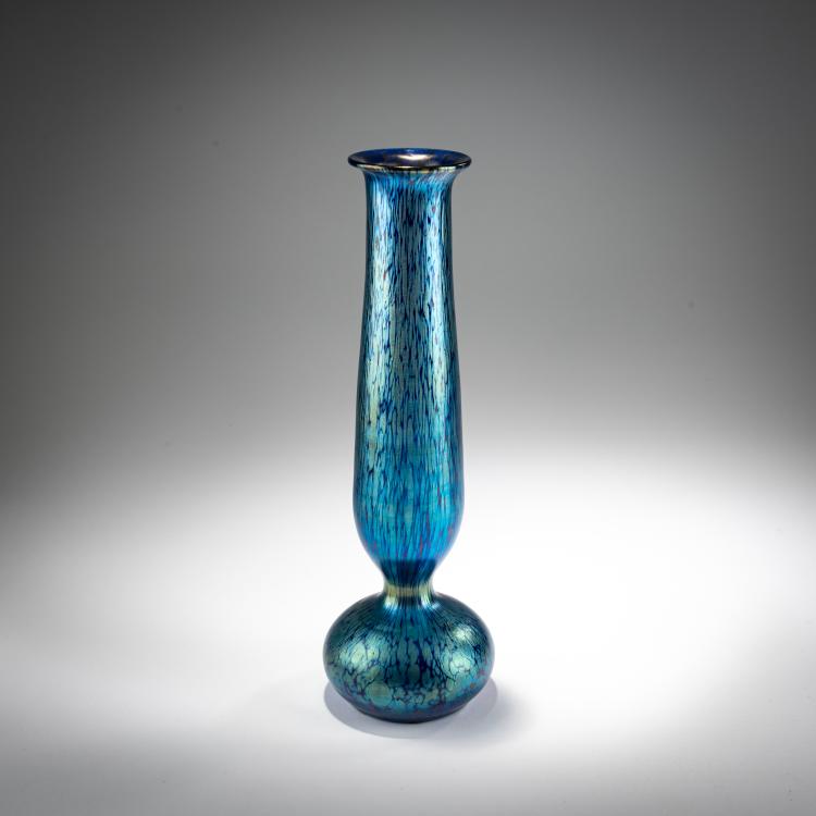 Bild 1 zu Objekt, 'Cobalt Papillon'-Vase, 1898, L&ouml;tz Wwe., Klosterm&uuml;hle / Loetz, Klastersky Mlyn, 182A 192