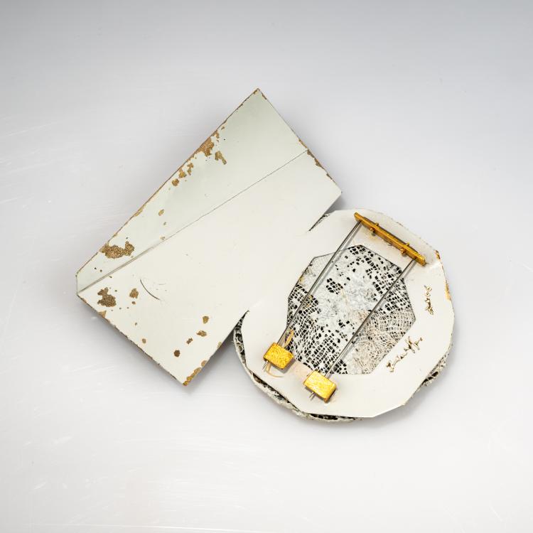 Bild 1 zu Objekt, Brosche 'Moon', 2006, Annamaria Zanella, 182D 1074