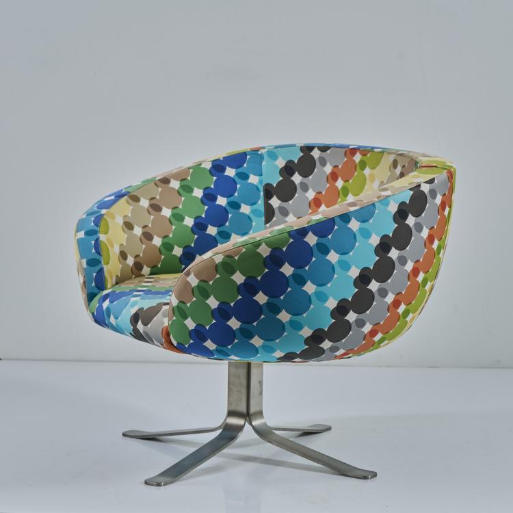 Bild 2 zu Objekt, 'Multicolour Rive Droite' - 'Mickey' easy chair, 2001 (design), Patrick Norguet, Cappellini, Mailand; Walt Disney Signature, USA, 182C 988