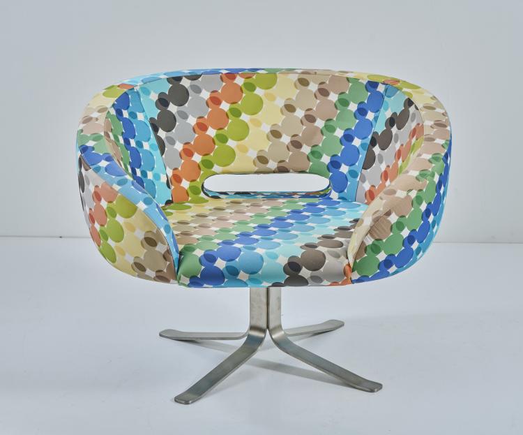 Bild 5 zu Objekt, 'Multicolour Rive Droite' - 'Mickey' easy chair, 2001 (design), Patrick Norguet, Cappellini, Mailand; Walt Disney Signature, USA, 182C 988