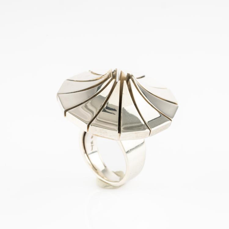 Bild 1 zu Objekt, Kinetischer Ring 'Cloves', 2003, Pol Bury, 182D 1018