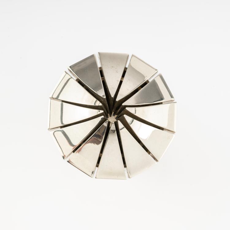Bild 2 zu Objekt, Kinetischer Ring 'Cloves', 2003, Pol Bury, 182D 1018