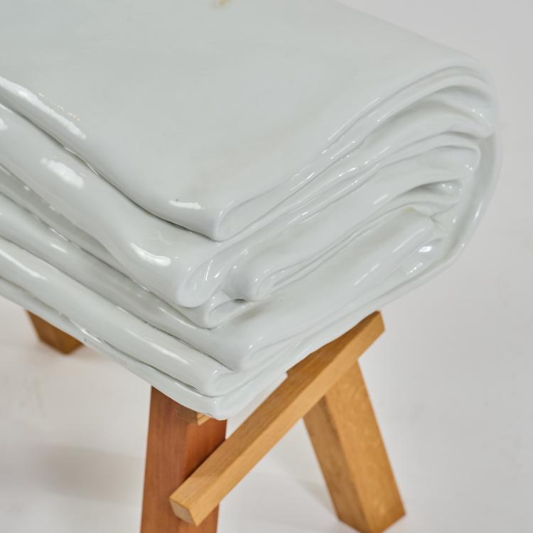 Bild 2 zu Objekt, Unikat Porzellan Hocker 'Vitrified Variables', 2012 (Entwurf), Judith van den Boom, Studio BoomWehmeyer, Niederlande / Netherlands, 183A 661