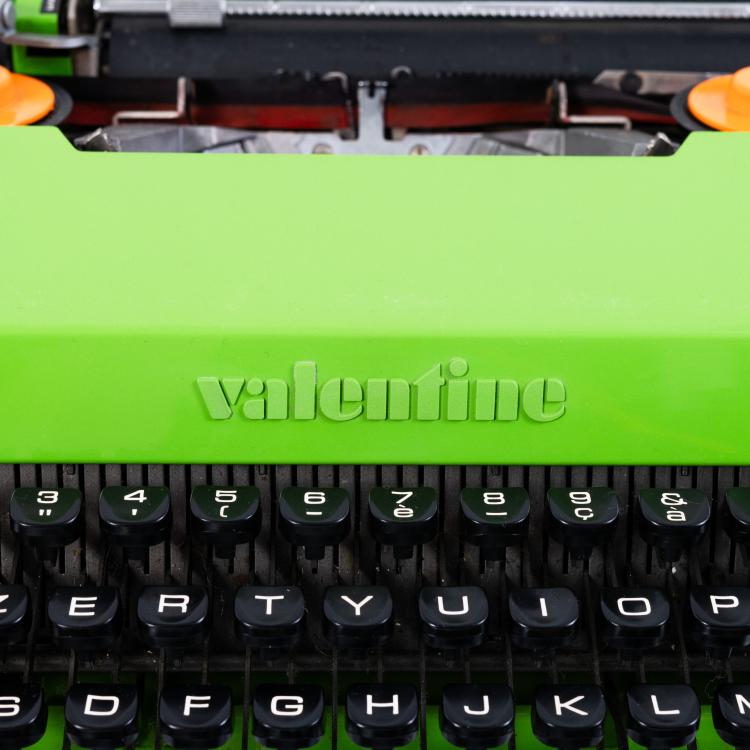 Bild 9 zu Objekt, Rare 'Valentine' typewriter, 1969 (design), Perry A. King,Ettore Sottsass, Olivetti, Ivrea., 182B 641