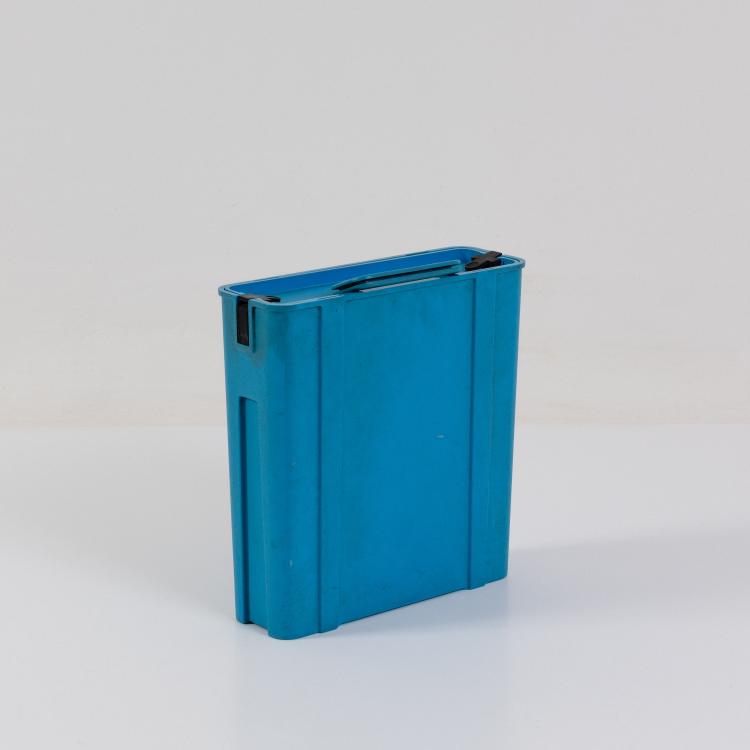 Bild 3 zu Objekt, Seltene Schreibmaschine 'Valentine', 1969 (Entwurf), Perry A. King,Ettore Sottsass, Olivetti, Ivrea, 182B 642