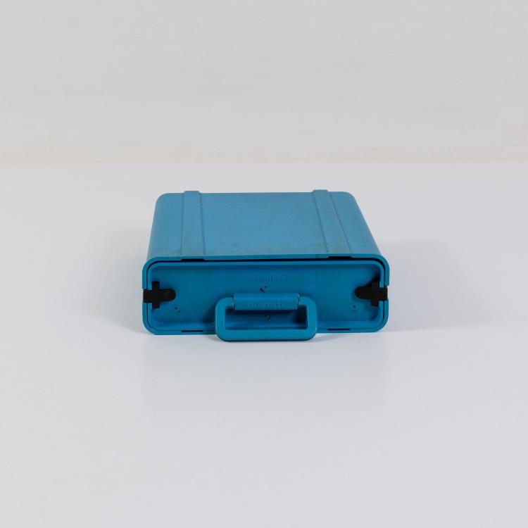 Bild 4 zu Objekt, Seltene Schreibmaschine 'Valentine', 1969 (Entwurf), Perry A. King,Ettore Sottsass, Olivetti, Ivrea, 182B 642