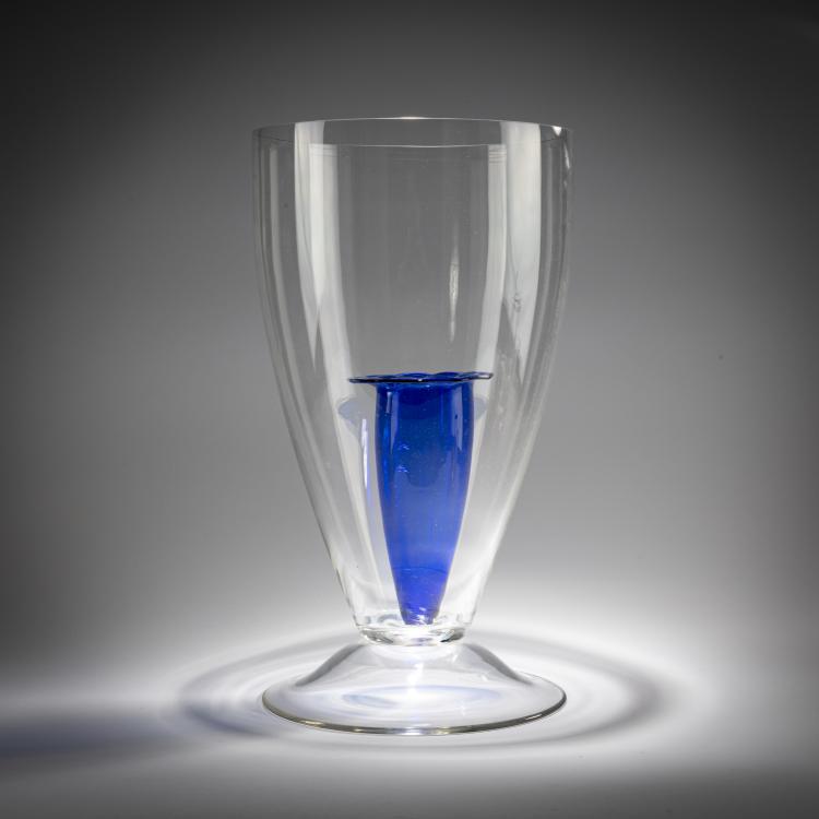 Bild 1 zu Objekt, 'Garnier' vase from the 'Follies' series, 1990 (design), Philippe Starck, Driade, Corsico, 182C 952