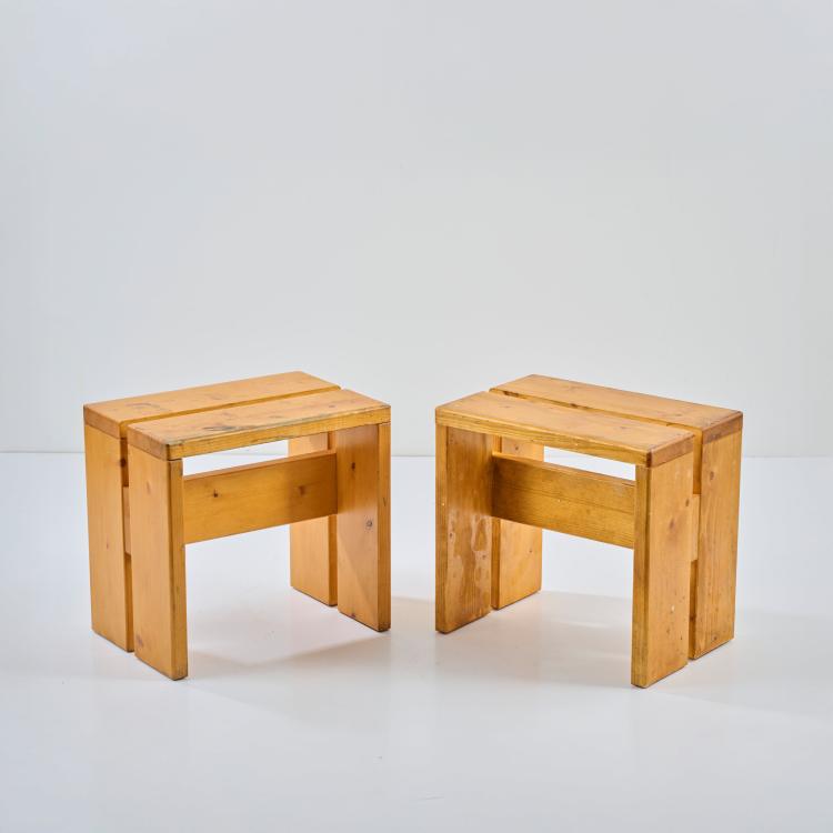 Hauptbild zu Objekt, Zwei Hocker 'Les Arcs', um 1968 (Entwurf), Charlotte Perriand, Frankreich / France, 183A 400