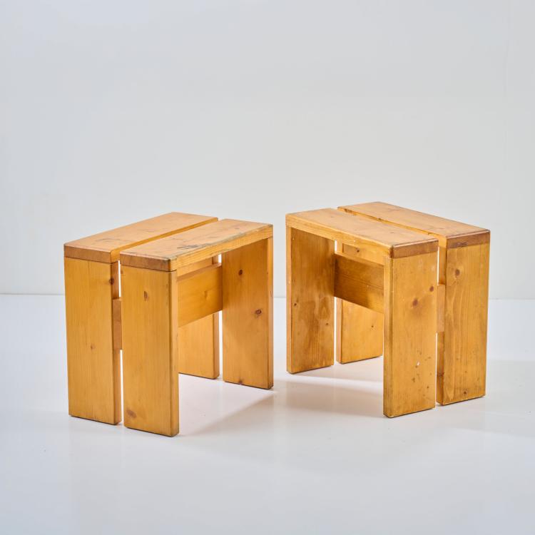 Bild 1 zu Objekt, Zwei Hocker 'Les Arcs', um 1968 (Entwurf), Charlotte Perriand, Frankreich / France, 183A 400