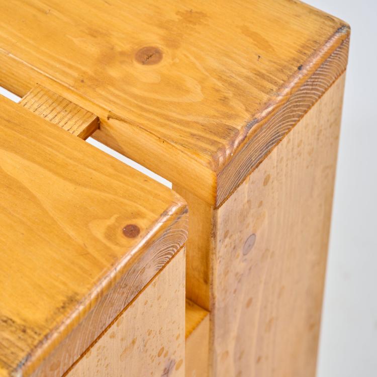 Bild 3 zu Objekt, Zwei Hocker 'Les Arcs', um 1968 (Entwurf), Charlotte Perriand, Frankreich / France, 183A 400