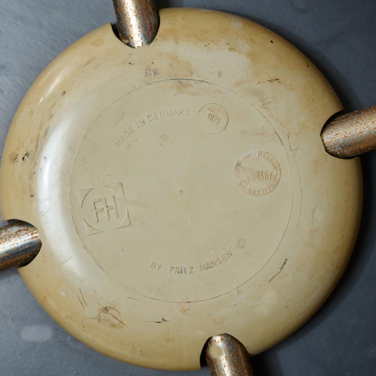 Bild 4 zu Objekt, Acht St&uuml;hle '3103', 1955 (Entwurf), Arne Jacobsen, Fritz Hansen, Aller&oslash;d, 183A 270
