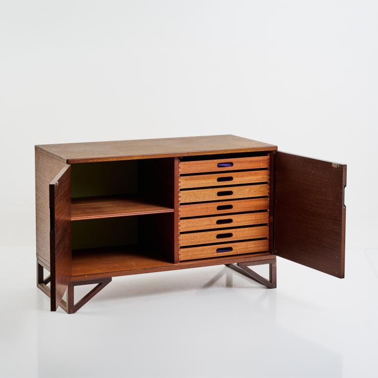 Bild 2 zu Objekt, Sideboard / Besteckkommode, 1950er Jahre (Entwurf), Svend Langkilde, Illums Bolighus, Kopenhagen / Copenhagen, 183A 281