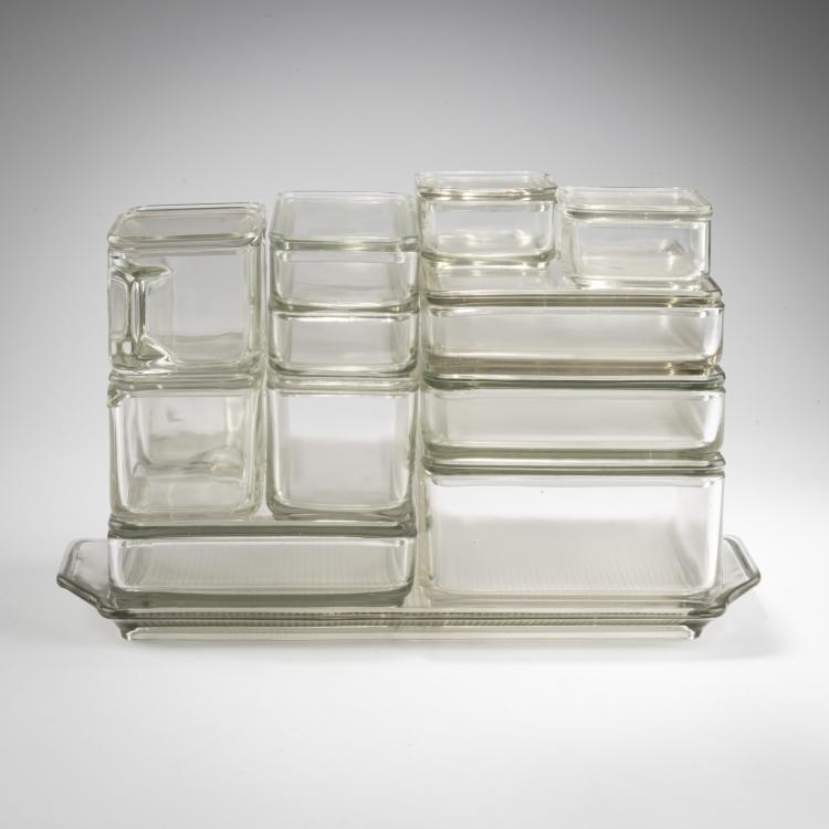 Hauptbild zu Objekt, Kubus-Geschirr mit Tablett, 1938 (Entwurf), Wilhelm Wagenfeld, Vereinigte Lausitzer Glaswerke, Wei&szlig;wasser, 183A 41