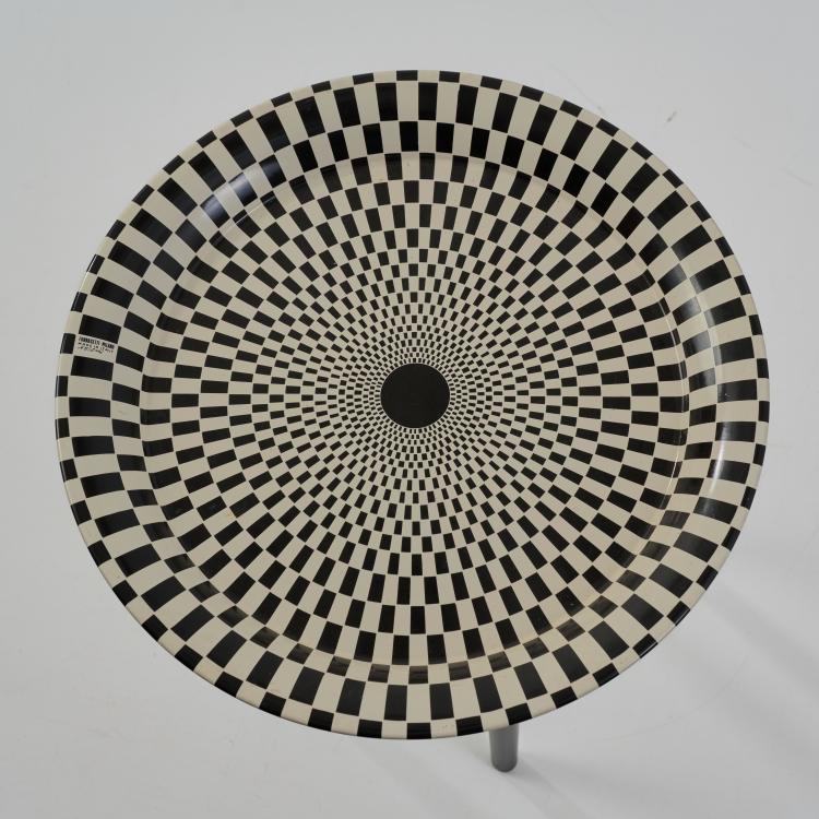 Bild 1 zu Objekt, Tablett 'Egocentrismo' auf klappbarem St&auml;nder , 1950er Jahre (Entwurf), Barnaba Fornasetti,Piero Fornasetti, Fornasetti, Mailand / Milan, 183A 116