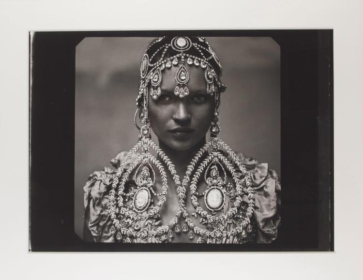 Hauptbild zu Objekt, 'Kate Moss' f&uuml;r 'American Vogue', 1999 (Druck 2010), Annie Leibovitz, 183C 979