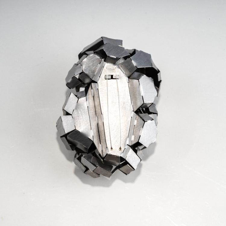 Bild 1 zu Objekt, Brooch 'Humps and Crystals', 2008, Mirjam Hiller, 