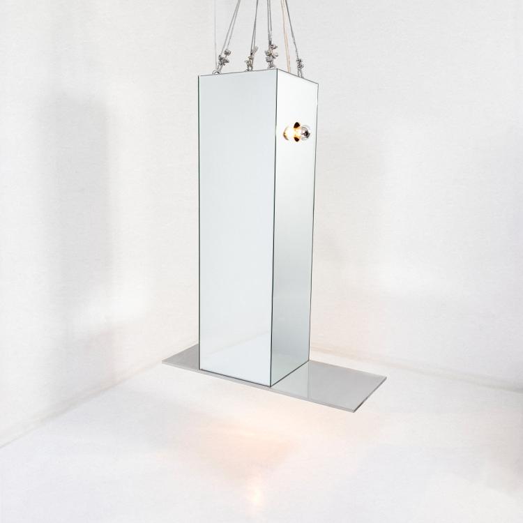 Bild 2 zu Objekt, Spiegelobjekt 'a Shiro' mit Teppich, 1998 (Entwurf), Ettore Sottsass, Postdesign, Mailand / Milan, 183A 637