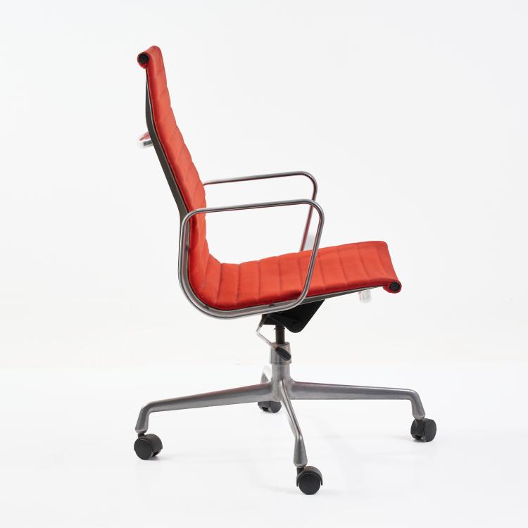 Bild 1 zu Objekt, Armlehnstuhl 'EA 119' aus der 'Aluminum Group' Serie, 1958 (Entwurf), Charles Eames,Ray Eames, Cofemo, Castegnato, 183A 300