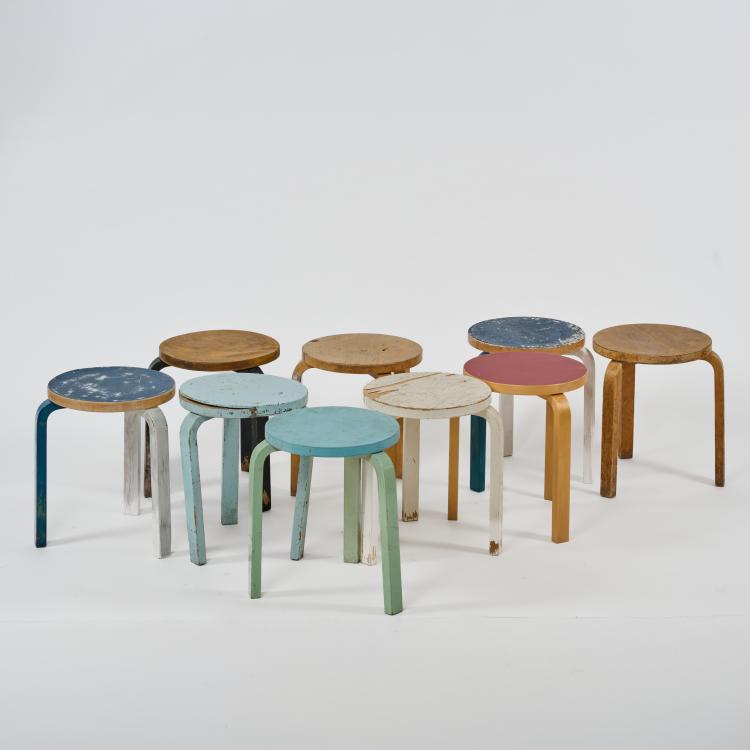 Bild 1 zu Objekt, Neun Hocker '60', 1933 (Entwurf), Alvar Aalto, Artek, Helsinki, 183A 172