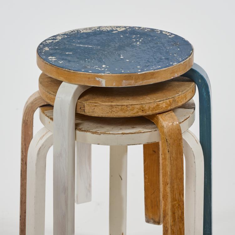 Bild 2 zu Objekt, Neun Hocker '60', 1933 (Entwurf), Alvar Aalto, Artek, Helsinki, 183A 172