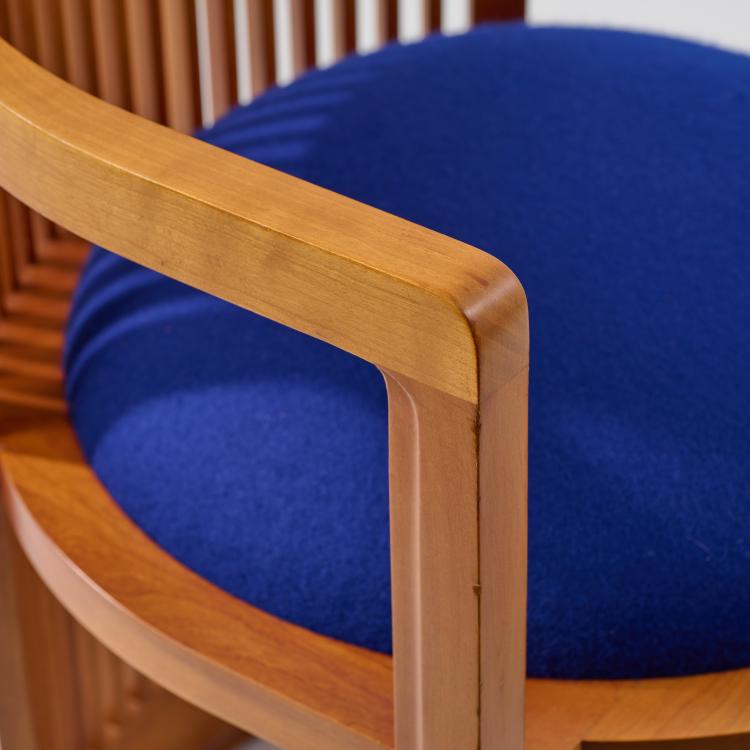 Bild 5 zu Objekt, Armlehnstuhl 'Barrel Chair', 1904/1905 (Entwurf), Frank Lloyd Wright, Cassina, Mailand / Milan, 183A 129
