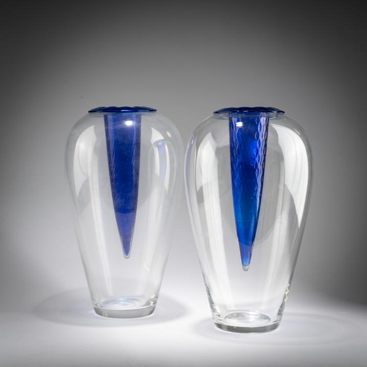 Hauptbild zu Objekt, Zwei zweiteilige Vasen 'Gabriel' aus der Serie 'Follies', 1991 (Entwurf), Philippe Starck, Driade, Corsico, 183A 33