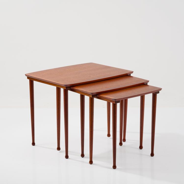 Hauptbild zu Objekt, Drei Satztische, 1960er Jahre (Entwurf), J&oslash;rgen Aakj&aelig;r J&oslash;rgensen, M&oslash;belintarsia, N&oslash;rregade, 183A 340
