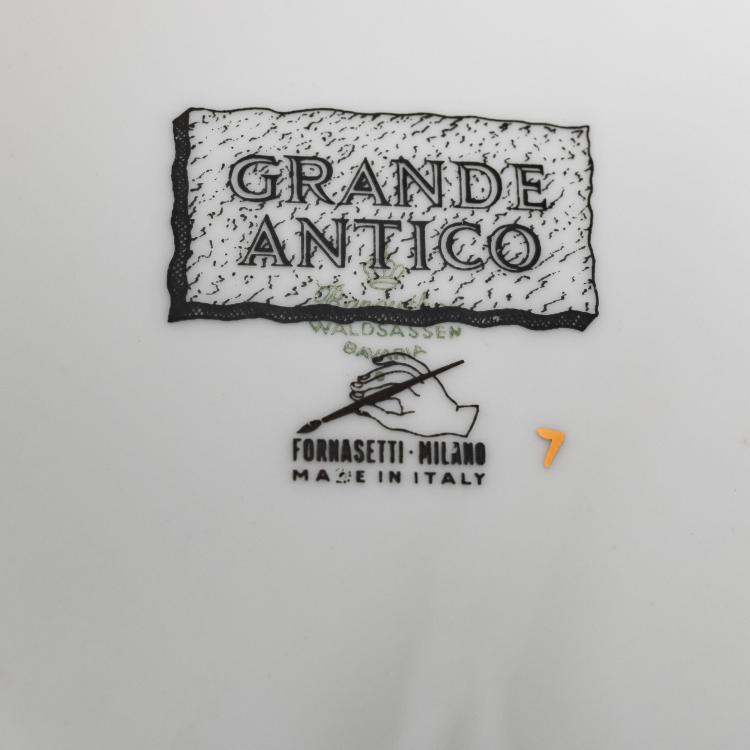 Bild 3 zu Objekt, Zw&ouml;lf Teller 'Grande Antico', 1960er Jahre (Entwurf), Piero Fornasetti, Fornasetti, Mailand / Milan, 183A 119