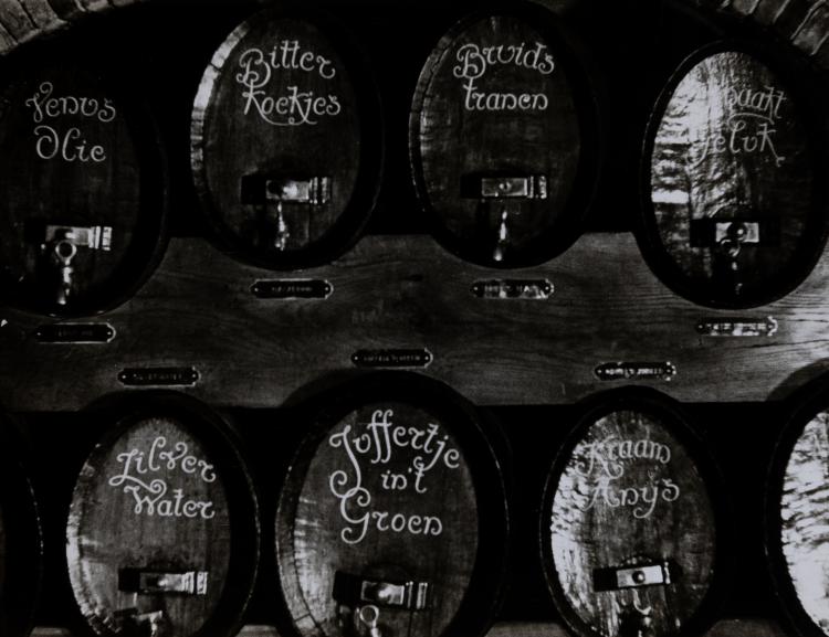 Hauptbild zu Objekt, Whiskey distillation, Scotland, 1960s, Horst H. Baumann, 183C 967