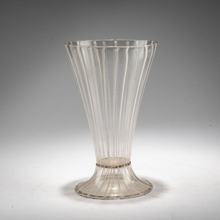 Hauptbild zu Objekt, Fu&szlig;becher 'A retortoli e a fili', wohl 17. Jahrhundert, Venedig, Fa&ccedil;on de Venise, 183B 667