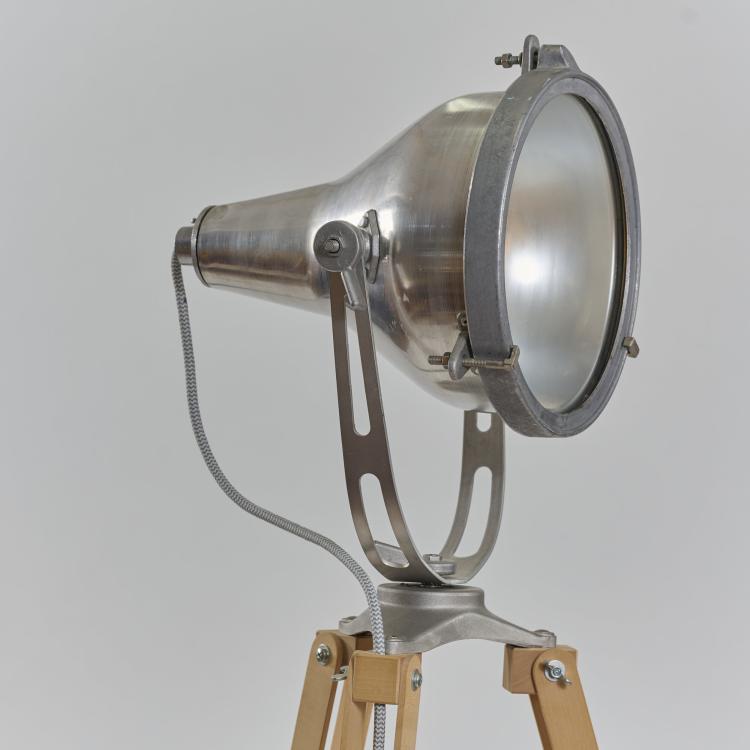 Bild 2 zu Objekt, Stehleuchte, 1990 (Entwurf), Florian Borkenhagen, Tecta, Lauenf&ouml;rde, 183A 603