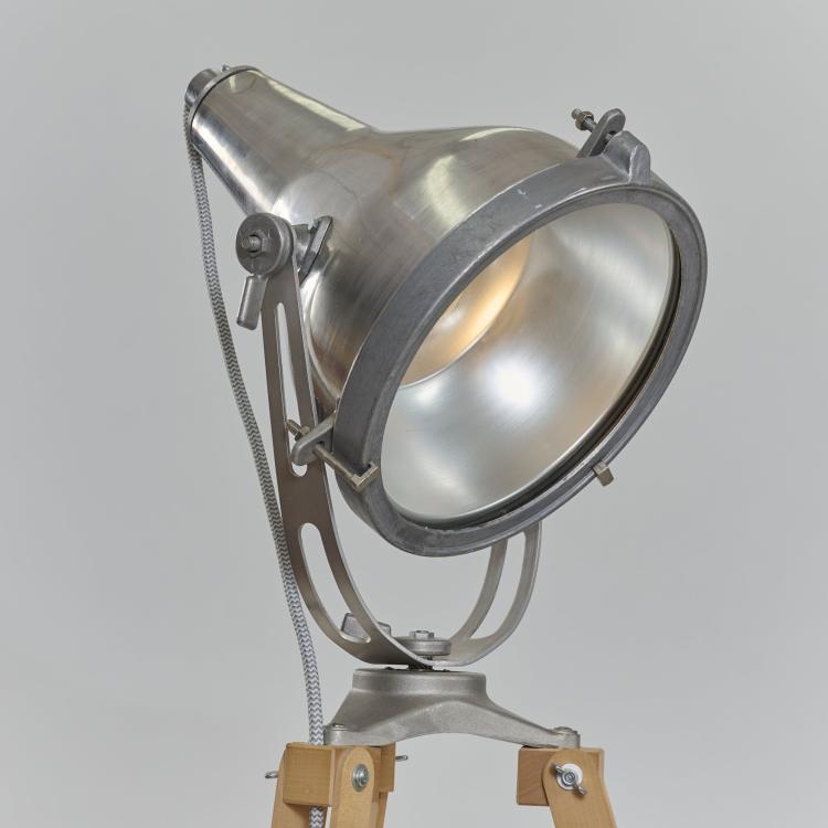 Bild 3 zu Objekt, Stehleuchte, 1990 (Entwurf), Florian Borkenhagen, Tecta, Lauenf&ouml;rde, 183A 603
