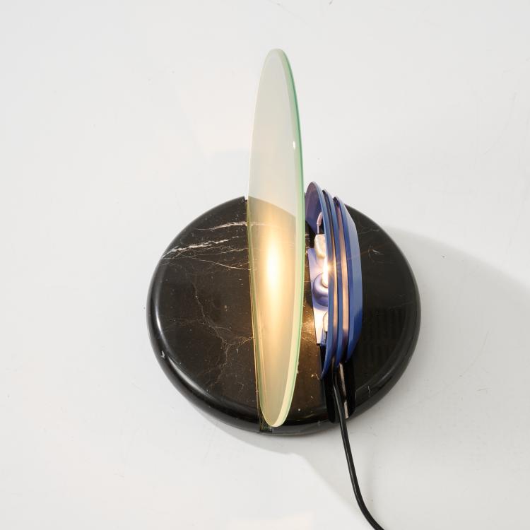 Bild 2 zu Objekt, Tischleuchte 'Gong', um 1981 (Entwurf), Bruno Gecchelin, Skipper, Mailand / Mailand, 183A 555