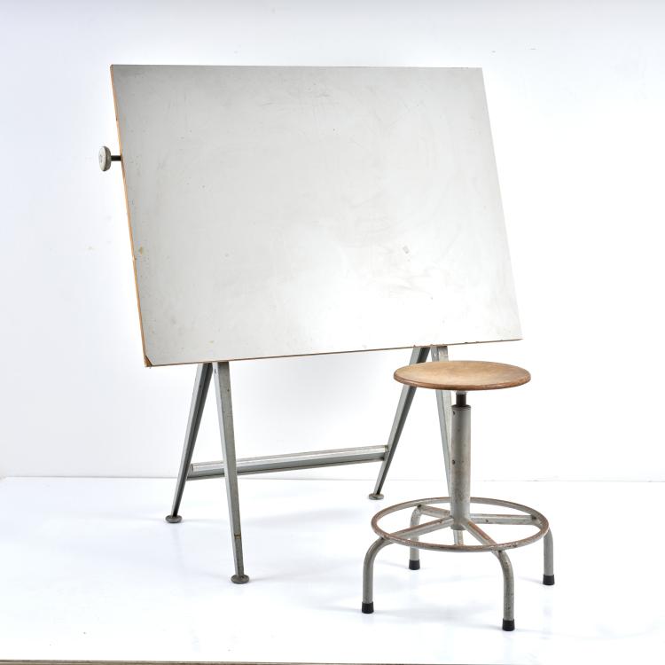 Bild 1 zu Objekt, Zeichenpult / Arbeitstisch 'Reply' mit Hocker, 1954, Friso Kramer,Wim Rietveld, Ahrend Cirkel, Den Haag, 183A 246