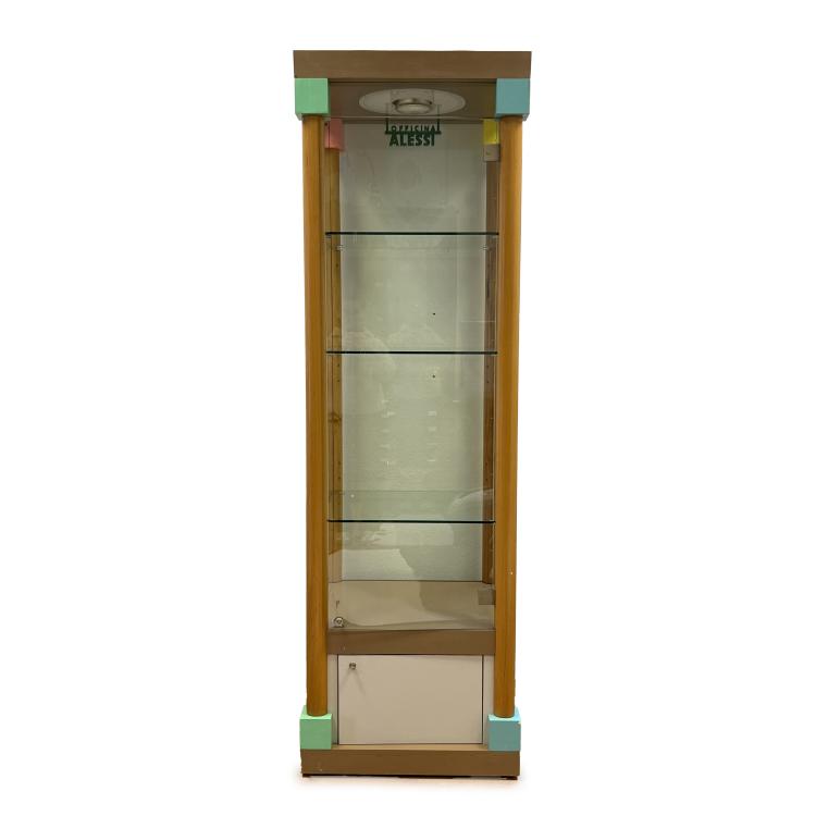 Bild 1 zu Objekt, Ausstellungsvitrine f&uuml;r Alessi-Produkte, 1980er Jahre (Entwurf), Ettore Sottsass (zugeschrieben), Pradella, A. & Figli, f&uuml;r Alessi, Crusinallo, 183A 591