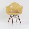 Armlehnstuhl 'PAW' auf 'dowel-legged wood and wire base with swivel', 1950 (Entwurf)