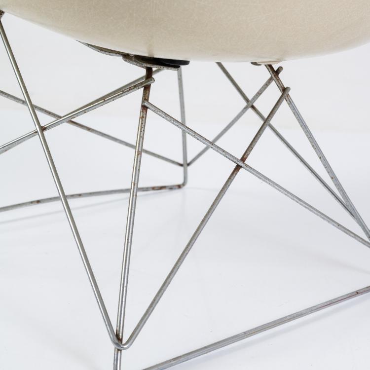 Bild 3 zu Objekt, Armlehnsessel 'LAR' - 'Cats Cradle', 1950 (Entwurf), Charles Eames,Ray Eames, Vitra Birsfelden f&uuml;r Herman Miller, Zeeland, 183A 224