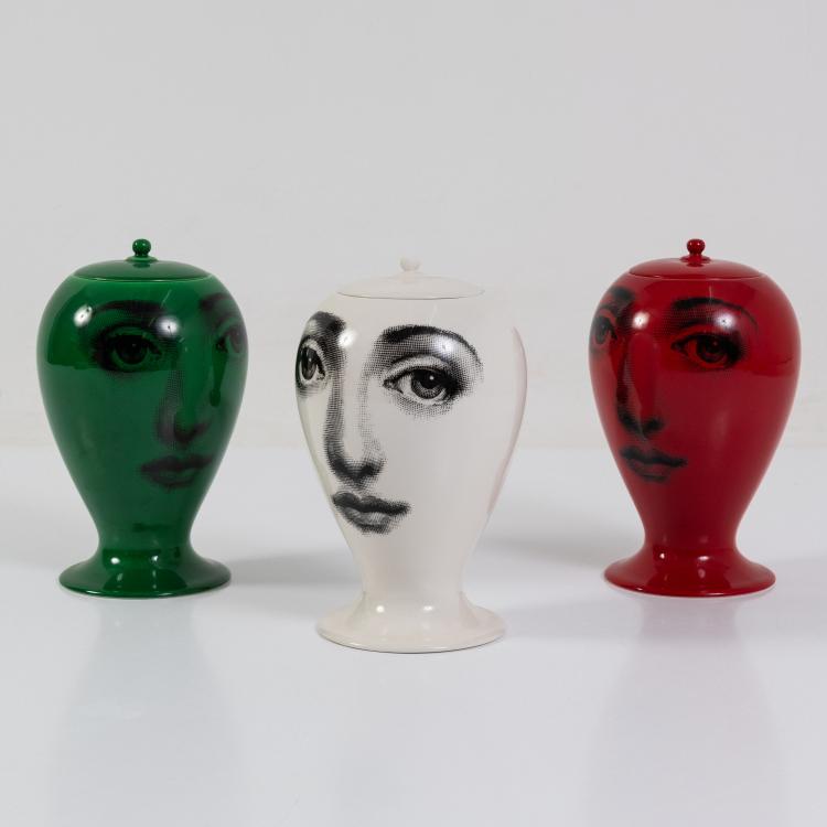 Bild 2 zu Objekt, Drei Deckelvasen 'Buonanotte', 2000er Jahre (Entwurf), Barnaba Fornasetti, Bitossi, Montelupo, 183A 122