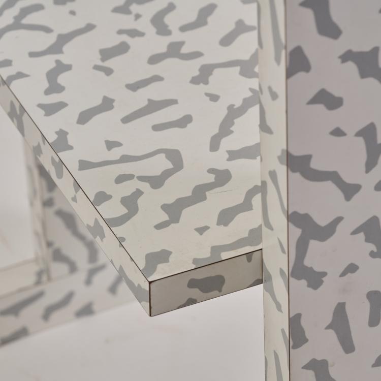 Bild 1 zu Objekt, Armlehnstuhl 'Teodora', 1986/87 (Entwurf), Ettore Sottsass, Vitra, Birsfelden, 183A 589
