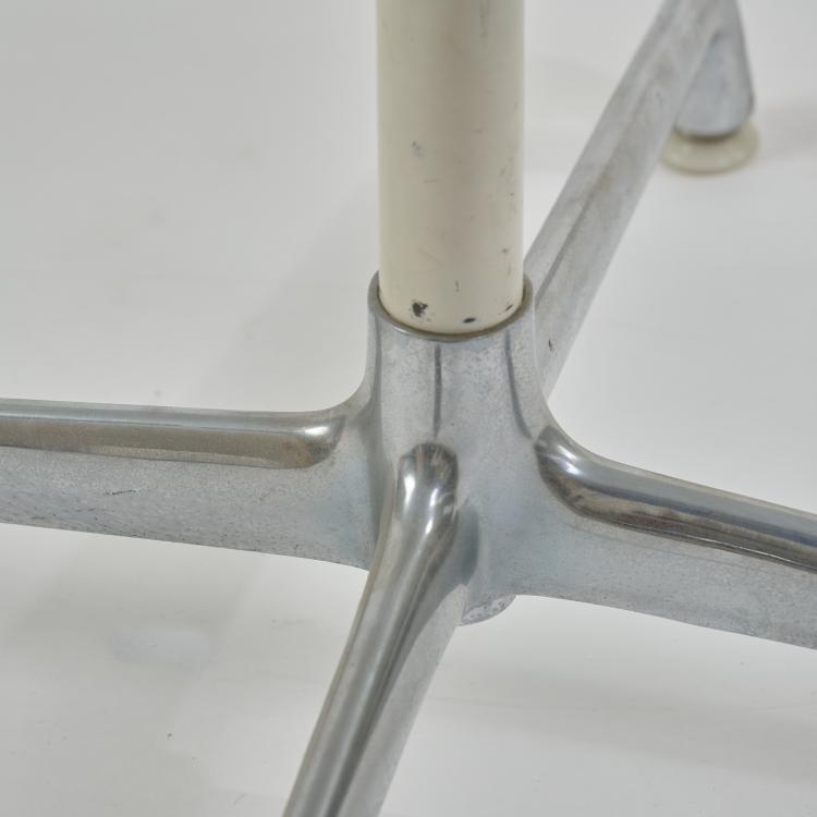 Bild 2 zu Objekt, Beistelltisch 'Contract Table', 1968 (Entwurf), Charles Eames,Ray Eames, Vitra, Birsfelden, 183A 397