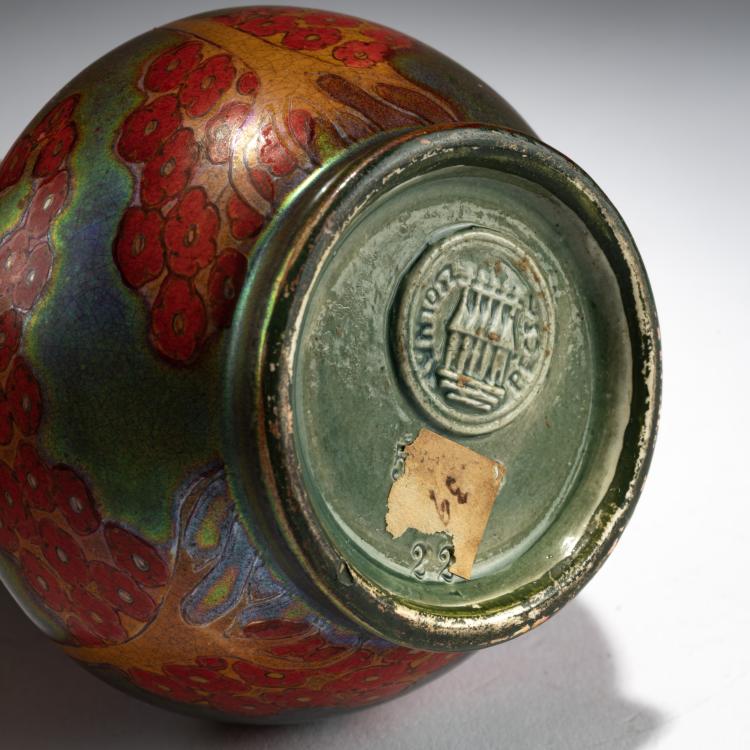 Bild 2 zu Objekt, Small vase, c. 1900, Zsolnay, 