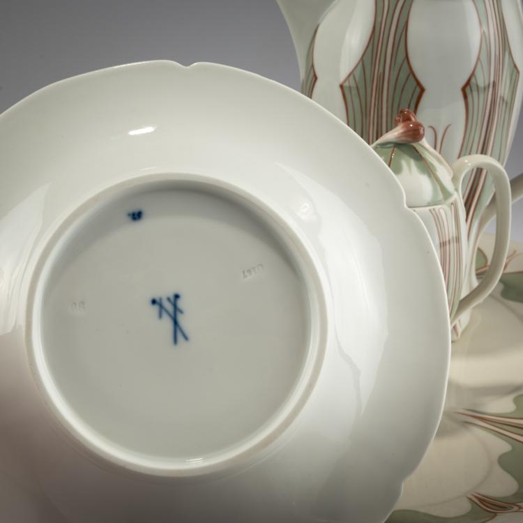 Bild 3 zu Objekt, Siebenteiliges Kaffeeservice 'Krokus', 1896, Konrad Hentschel, Meissen, 