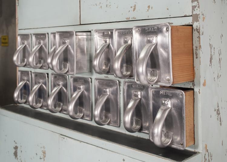 Bild 14 zu Objekt, 'Frankfurt kitchen', 1926, Margarete Sch&uuml;tte-Lihotzky, Grumbach, Frankfurt (zugeschrieben); f&uuml;r das st&auml;dtische Hochbauamt Frankfurt, 133A 4